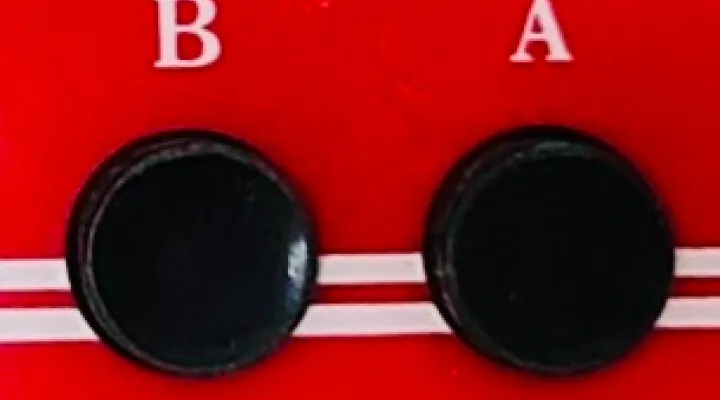 Close-up detail of the labeled buttons on the JY101S gamepad.